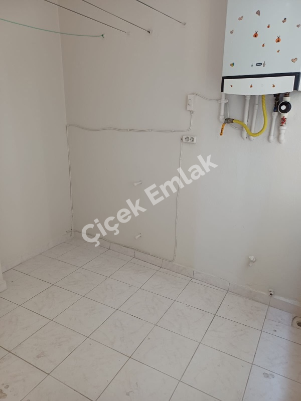 Yeşilpınar'da 2+1 & 2.Kat & 90 m2 Kiralık Daire