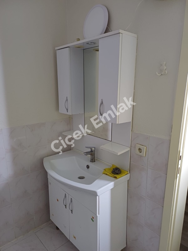 Yeşilpınar'da 2+1 & 2.Kat & 90 m2 Kiralık Daire