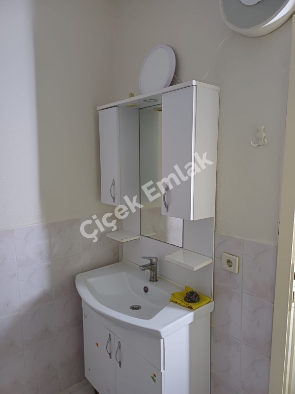 Yeşilpınar'da 2+1 & 2.Kat & 90 m2 Kiralık Daire