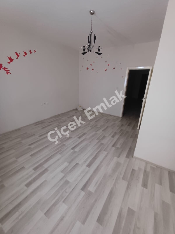 Yeşilpınar'da 2+1 & 2.Kat & 90 m2 Kiralık Daire