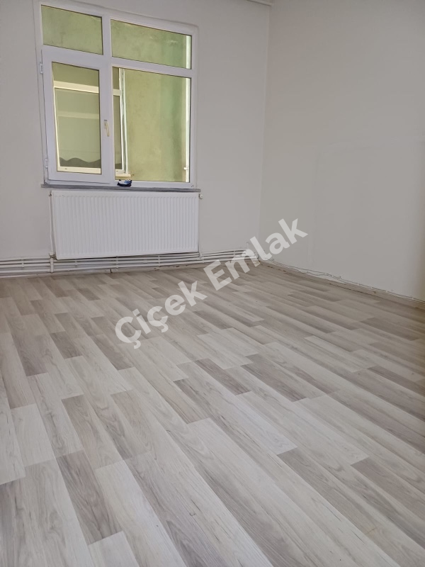 Yeşilpınar'da 2+1 & 2.Kat & 90 m2 Kiralık Daire
