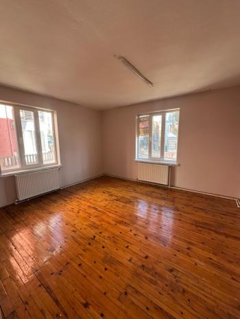 AFYON ÜÇOK EMLAKTAN MAREŞAL F. ÇAKMAK MAH 3+1 110M² TEMİZ BAKIMLI KİRALIK DAİRE 