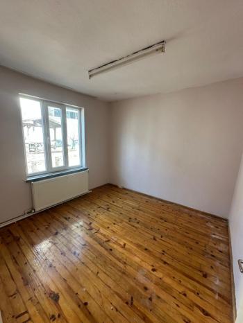 AFYON ÜÇOK EMLAKTAN MAREŞAL F. ÇAKMAK MAH 3+1 110M² TEMİZ BAKIMLI KİRALIK DAİRE 