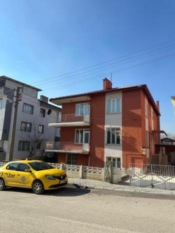 AFYON ÜÇOK EMLAKTAN MAREŞAL F. ÇAKMAK MAH 3+1 110M² TEMİZ BAKIMLI KİRALIK DAİRE 