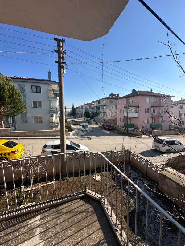 AFYON ÜÇOK EMLAKTAN MAREŞAL F. ÇAKMAK MAH 3+1 110M² TEMİZ BAKIMLI KİRALIK DAİRE 