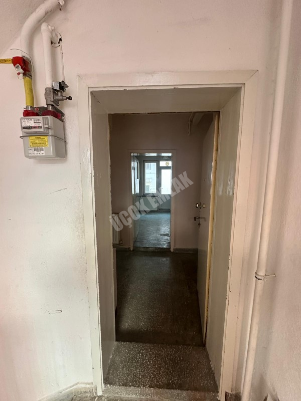 AFYON ÜÇOK EMLAKTAN MAREŞAL F. ÇAKMAK MAH 3+1 110M² TEMİZ BAKIMLI KİRALIK DAİRE 