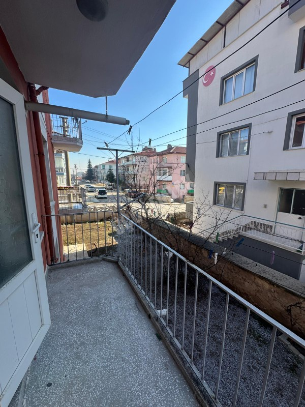 AFYON ÜÇOK EMLAKTAN MAREŞAL F. ÇAKMAK MAH 3+1 110M² TEMİZ BAKIMLI KİRALIK DAİRE 