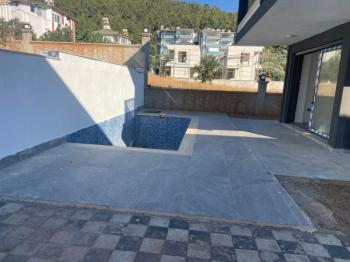  AKBÜK MAHALLESİ’NDE DENİZE & ÇARŞIYA YAKIN ACİL SATILIK TAM MÜSTAKİL 3+1 VİLLA 