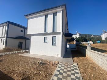  AKBÜK MAHALLESİ’NDE DENİZE & ÇARŞIYA YAKIN ACİL SATILIK TAM MÜSTAKİL 3+1 VİLLA 