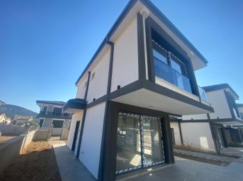  AKBÜK MAHALLESİ’NDE DENİZE & ÇARŞIYA YAKIN ACİL SATILIK TAM MÜSTAKİL 3+1 VİLLA 