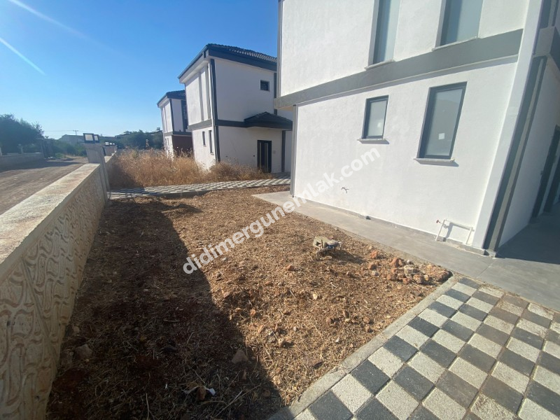  AKBÜK MAHALLESİ’NDE DENİZE & ÇARŞIYA YAKIN ACİL SATILIK TAM MÜSTAKİL 3+1 VİLLA 