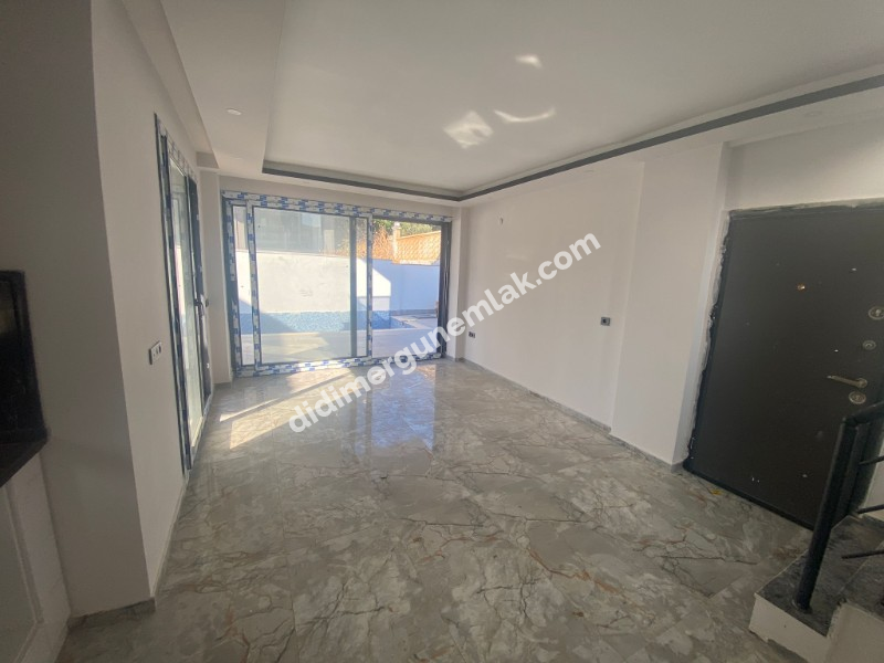  AKBÜK MAHALLESİ’NDE DENİZE & ÇARŞIYA YAKIN ACİL SATILIK TAM MÜSTAKİL 3+1 VİLLA 