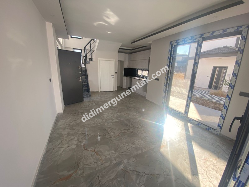  AKBÜK MAHALLESİ’NDE DENİZE & ÇARŞIYA YAKIN ACİL SATILIK TAM MÜSTAKİL 3+1 VİLLA 