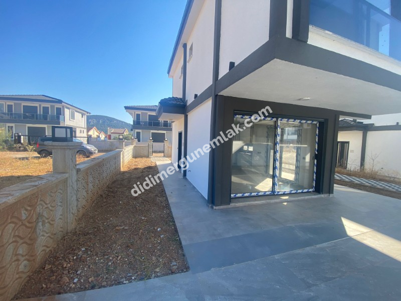  AKBÜK MAHALLESİ’NDE DENİZE & ÇARŞIYA YAKIN ACİL SATILIK TAM MÜSTAKİL 3+1 VİLLA 