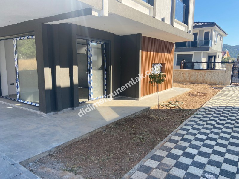  AKBÜK MAHALLESİ’NDE DENİZE & ÇARŞIYA YAKIN ACİL SATILIK TAM MÜSTAKİL 3+1 VİLLA 