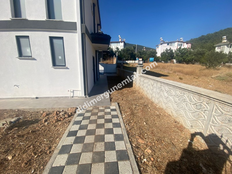  AKBÜK MAHALLESİ’NDE DENİZE & ÇARŞIYA YAKIN ACİL SATILIK TAM MÜSTAKİL 3+1 VİLLA 