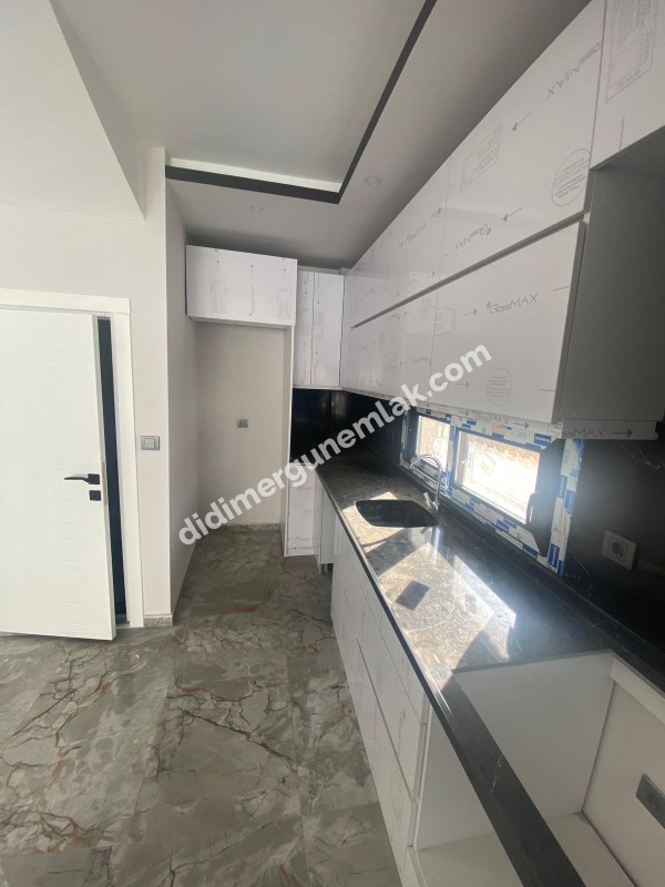  AKBÜK MAHALLESİ’NDE DENİZE & ÇARŞIYA YAKIN ACİL SATILIK TAM MÜSTAKİL 3+1 VİLLA 