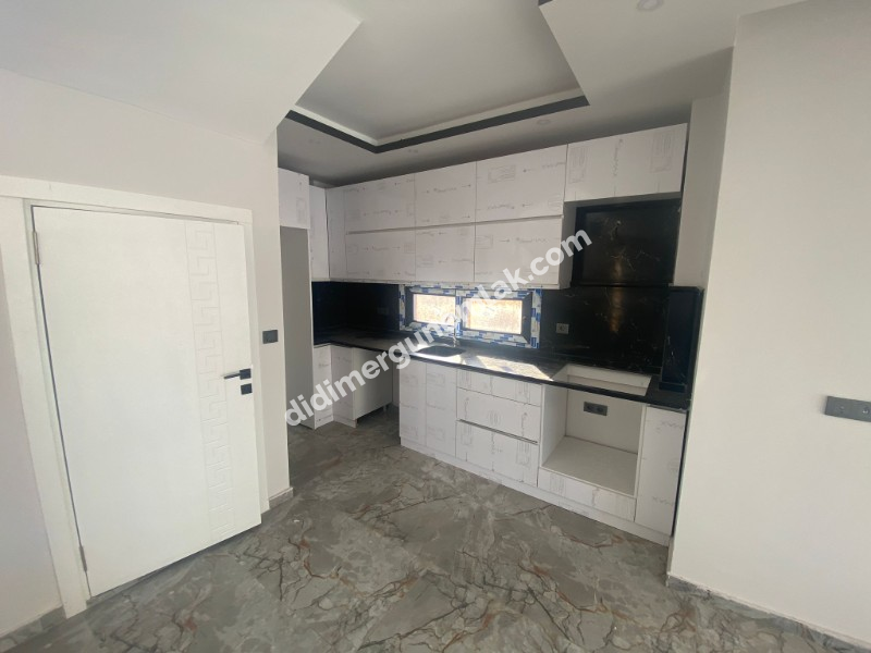  AKBÜK MAHALLESİ’NDE DENİZE & ÇARŞIYA YAKIN ACİL SATILIK TAM MÜSTAKİL 3+1 VİLLA 