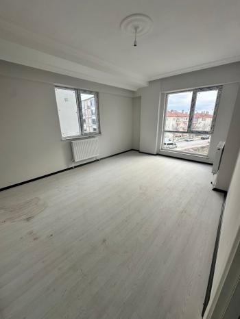GÜVENAY - ÇORUM ULUKAVAK MAH. DOĞA KOLEJİ ALTI SATILIK 3+1 DAİRE