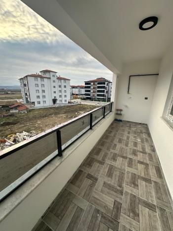 GÜVENAY - ÇORUM ULUKAVAK MAH. DOĞA KOLEJİ ALTI SATILIK 3+1 DAİRE