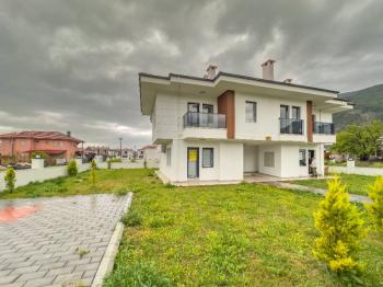 Ula Gökovada Kiralık 1+1 Bahçe Katı Daire