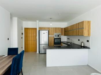 Kıbrıs Girne Merkez de  Ful Deniz Manzaralı   1+1 Penthouse 80 m2 Daire