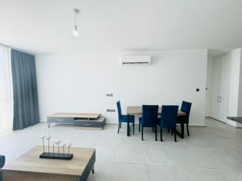 Kıbrıs Girne Merkez de  Ful Deniz Manzaralı   1+1 Penthouse 80 m2 Daire