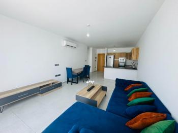 Kıbrıs Girne Merkez de  Ful Deniz Manzaralı   1+1 Penthouse 80 m2 Daire