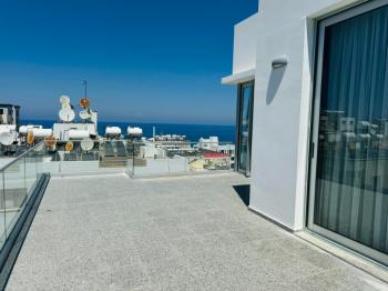 Kıbrıs Girne Merkez de  Ful Deniz Manzaralı   1+1 Penthouse 80 m2 Daire