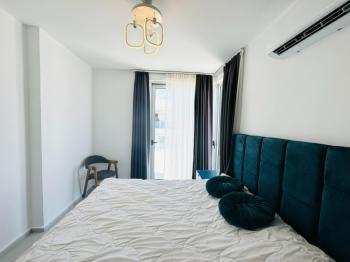 Kıbrıs Girne Merkez de  Ful Deniz Manzaralı   1+1 Penthouse 80 m2 Daire