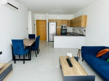 Kıbrıs Girne Merkez de  Ful Deniz Manzaralı   1+1 Penthouse 80 m2 Daire