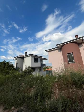 BURSA KESTEL SOĞUKSU  300' ER M2, 2 KAT AYRIK NİZAM VİLLA İMARLI SATILIK 2 KOMŞU ARSA 