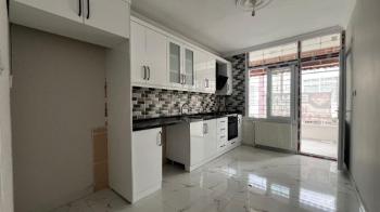 Elmas’tan Barbaros’ta Doğalgazlı Bağımsız Mutfak Geniş Müstakil 2+1