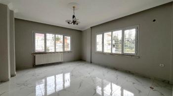 Elmas’tan Barbaros’ta Doğalgazlı Bağımsız Mutfak Geniş Müstakil 2+1