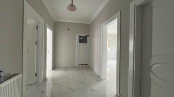 Elmas’tan Barbaros’ta Doğalgazlı Bağımsız Mutfak Geniş Müstakil 2+1