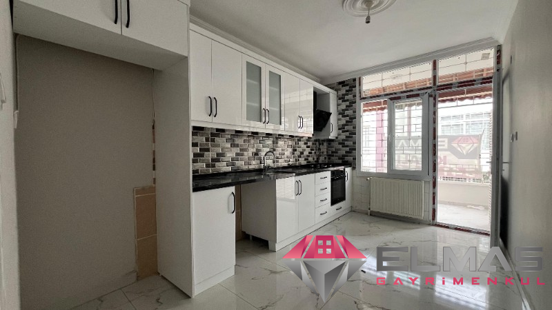 Elmas’tan Barbaros’ta Doğalgazlı Bağımsız Mutfak Geniş Müstakil 2+1