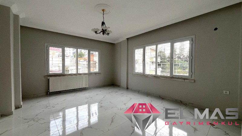 Elmas’tan Barbaros’ta Doğalgazlı Bağımsız Mutfak Geniş Müstakil 2+1