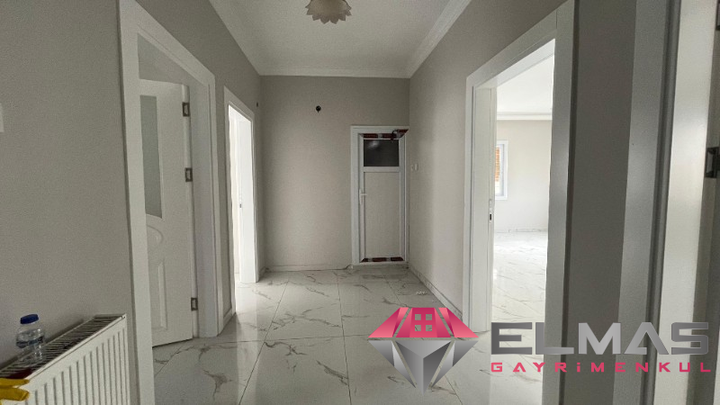 Elmas’tan Barbaros’ta Doğalgazlı Bağımsız Mutfak Geniş Müstakil 2+1