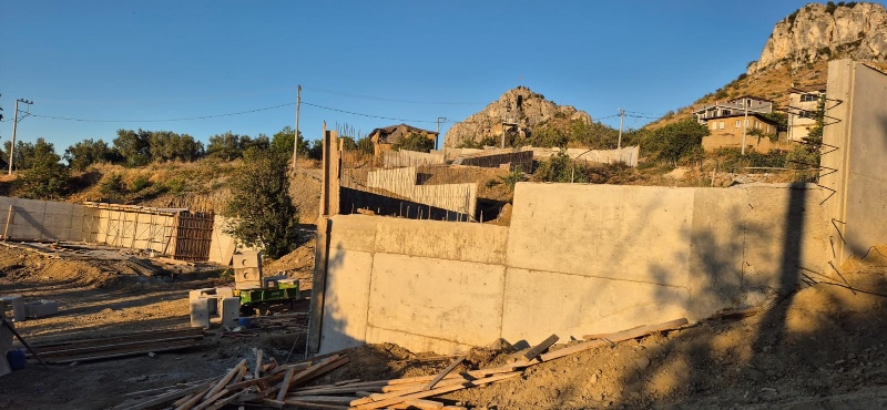 DijitalEmlak’tan İznik Göllüce’de Satılık 590 m2 içinde 70 m2 Bağ evi - Hobi Bahçesi