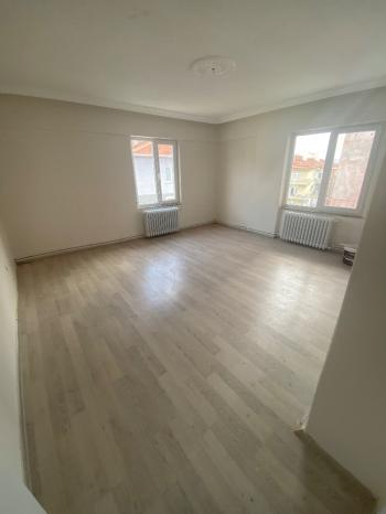 GÜVENAY - ÇORUM MERKEZ RÜSTEM EREN PARKI KARŞISI KİRALIK 2+1 DAİRE