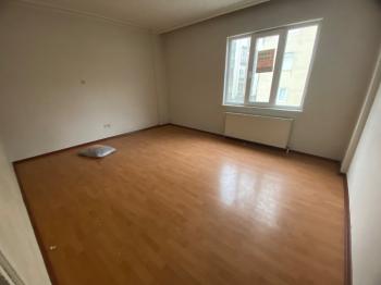 GÜVENAY - ÇORUM ÜÇTUTLAR MAH. ALBAYRAK CADDESİ SATILIK 2+1 DAİRE