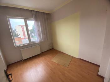 GÜVENAY - ÇORUM ÜÇTUTLAR MAH. ALBAYRAK CADDESİ SATILIK 2+1 DAİRE