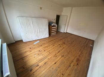 GÜVENAY - ÇORUM ÜÇTUTLAR MAH. ALBAYRAK CADDESİ SATILIK 2+1 DAİRE