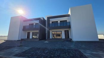 KKTC LEFKOŞA BATIKENT  BÖLGESİNDE SATILIK TÜRK KOÇANLI 3+1ENSUITE PENTHOUSE VEYA BAHCE KATLI SEÇENEKLİ