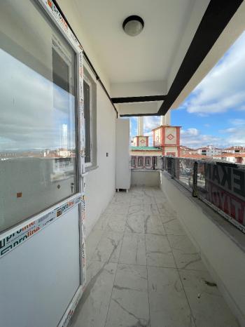 GÜVENAY – ÇORUM GÜLABİBEY MAHELLESİ KAPAKLI' DA SATILIK 3+1 DAİRE