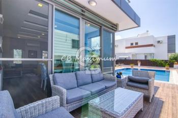 KIBRIS GİRNE EDREMİT TE 620 M2 ARSA İÇİNDE 4+1 DENİZ MANZARALI HAVUZLU ÇOK ÖZEL VİLLA