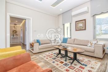 KIBRIS GİRNE EDREMİT TE 620 M2 ARSA İÇİNDE 4+1 DENİZ MANZARALI HAVUZLU ÇOK ÖZEL VİLLA