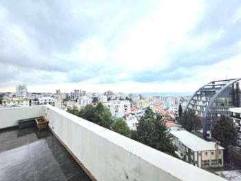 KKTC Girne Merkezde Cadde Üzeri Deniz Manzaralı Kiralık 3+1 Ofis Nitelikli Daire