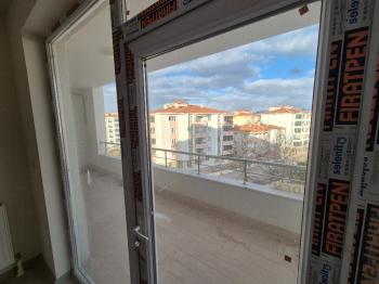 GÜVENAY -  ÇORUM BUHARAEVLER OSMANCIK CADDESİ ÜZERİNDE  3+1 SATILIK DAİRE