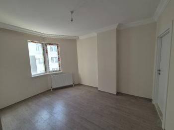 GÜVENAY -  ÇORUM BUHARAEVLER OSMANCIK CADDESİ ÜZERİNDE  3+1 SATILIK DAİRE